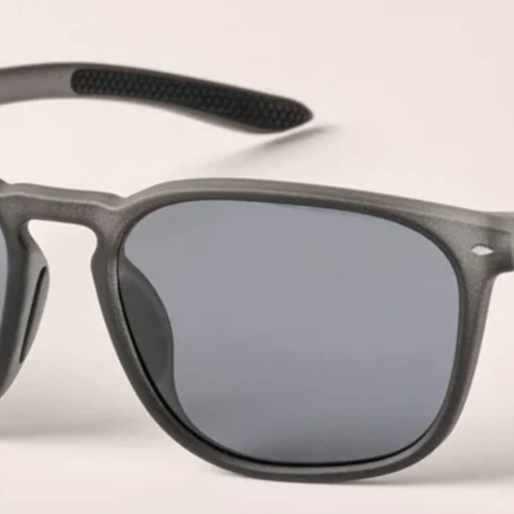 Johnnie-O Black Unisex Malibu Sunglasses With Case & Box NEW!!!😎-Many Available - Picture 3 of 5